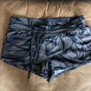 New-O’Neill Women's Black Patterned Shorts